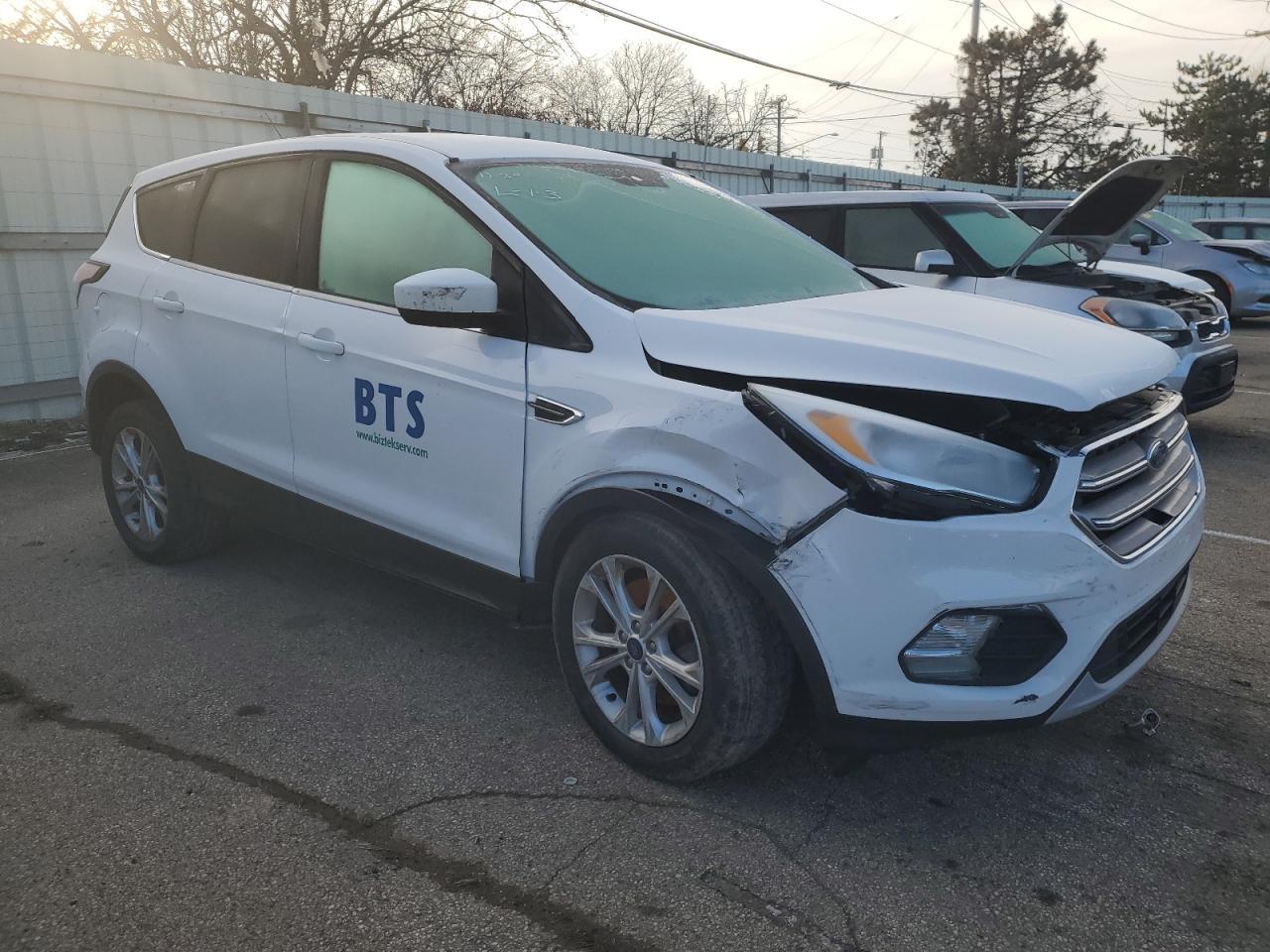 2017 FORD ESCAPE SE - Image 4