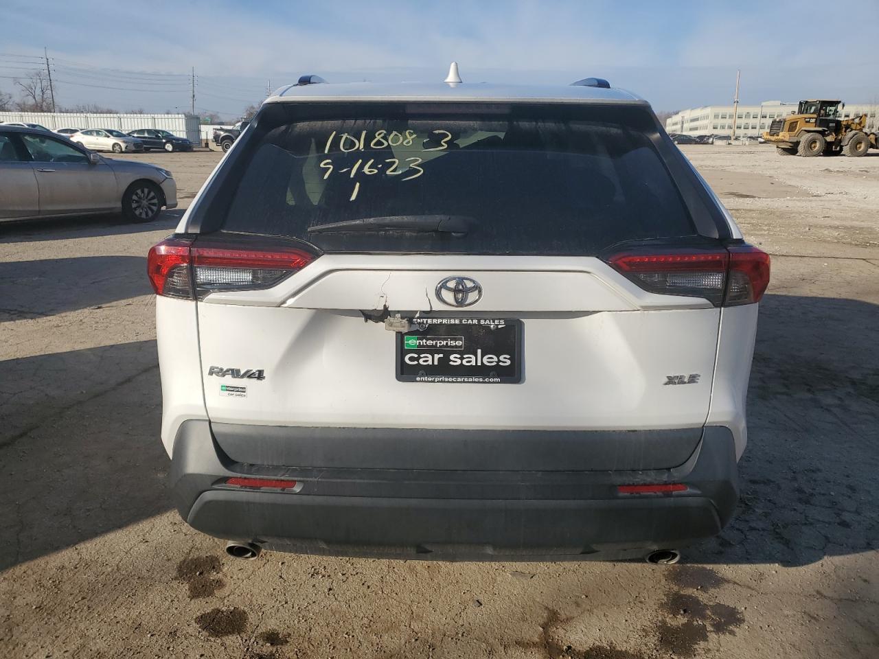 2020 TOYOTA RAV4 XLE - Image 6