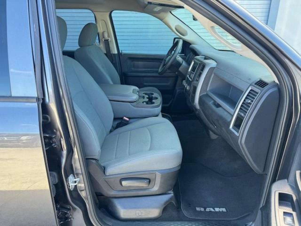 2017 RAM 1500 ST - Image 7