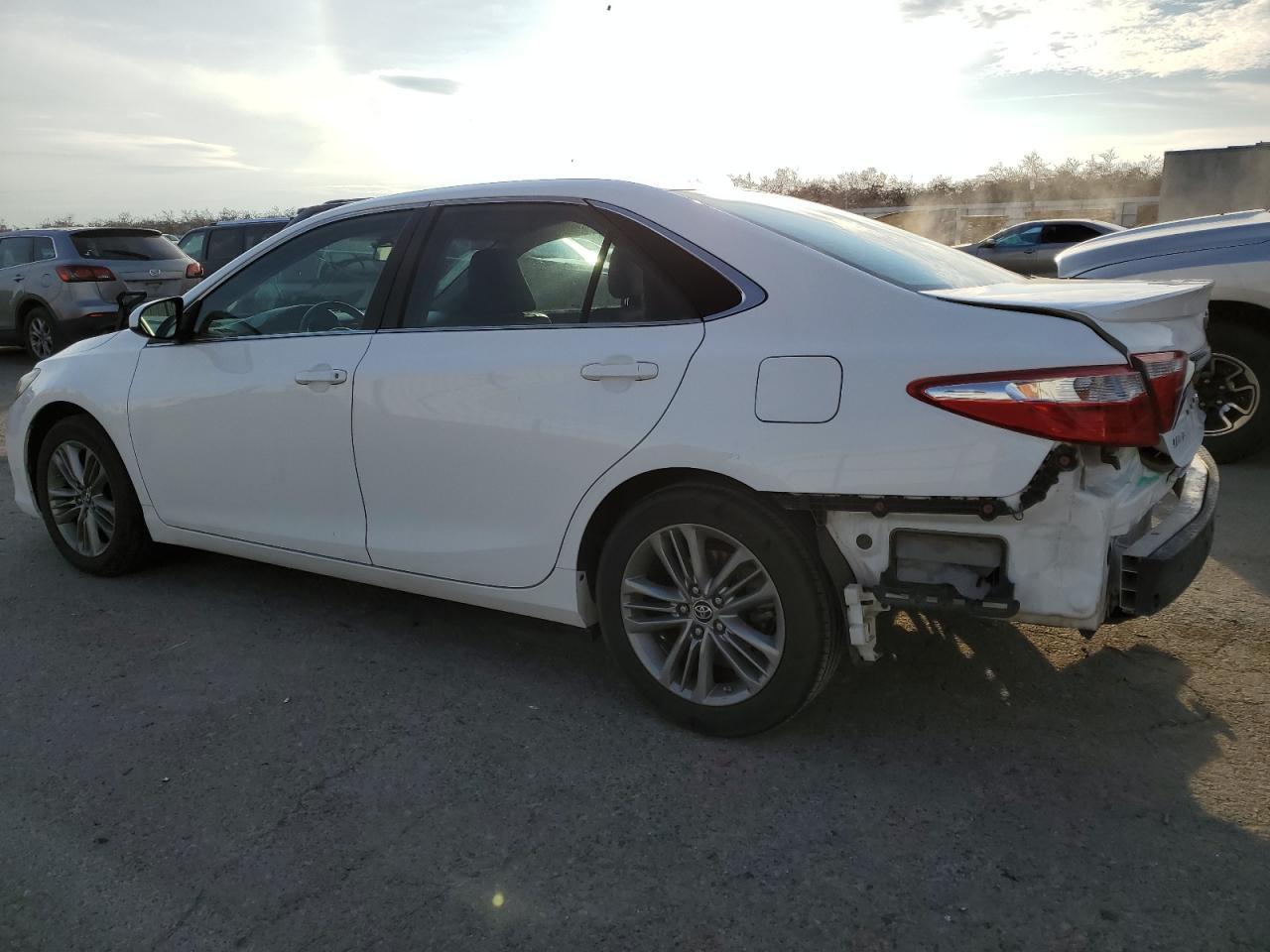 2016 TOYOTA CAMRY LE - Фото 2