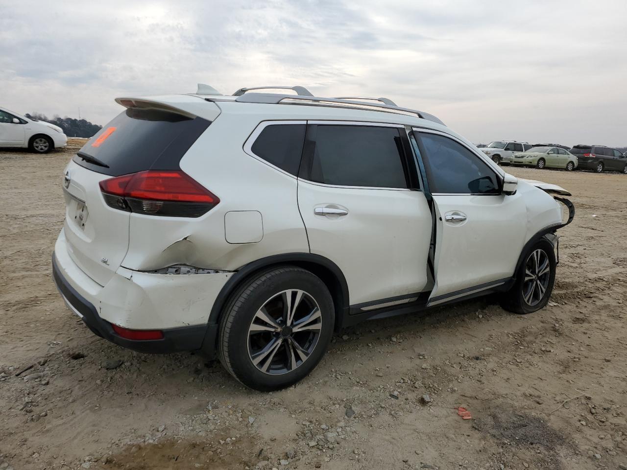 2017 NISSAN ROGUE S - Фото 3