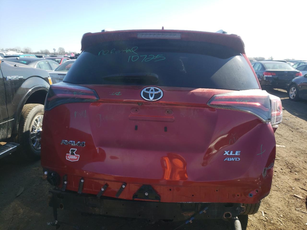 2017 TOYOTA RAV4 XLE - Фото 6