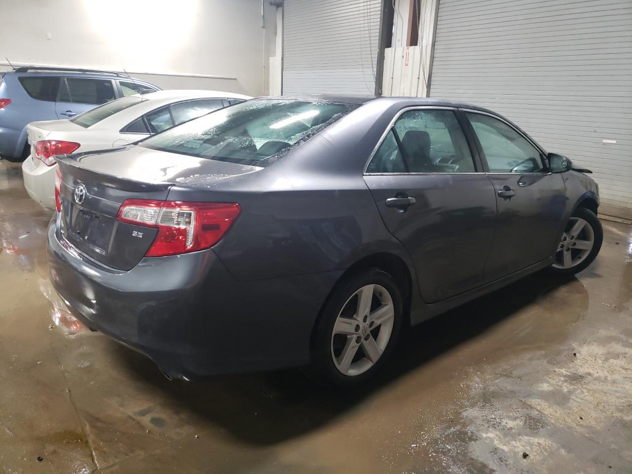 2013 TOYOTA CAMRY L - Фото 3