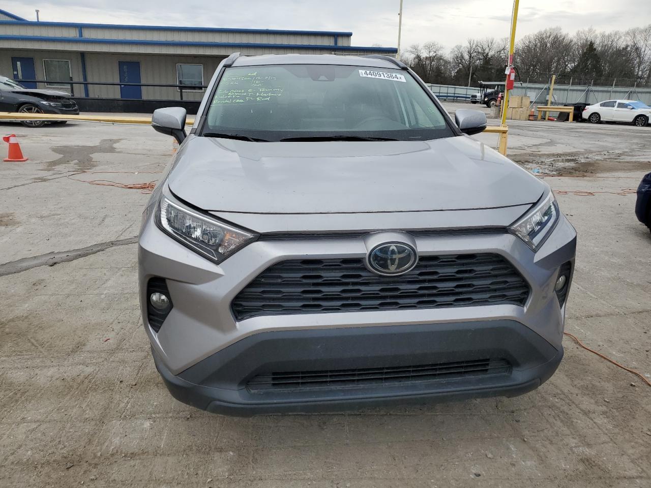 2020 TOYOTA RAV4 XLE - Image 5