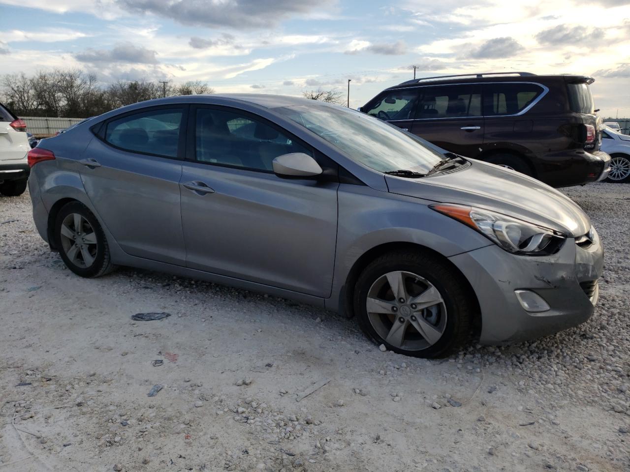 2013 HYUNDAI ELANTRA GL - Image 4
