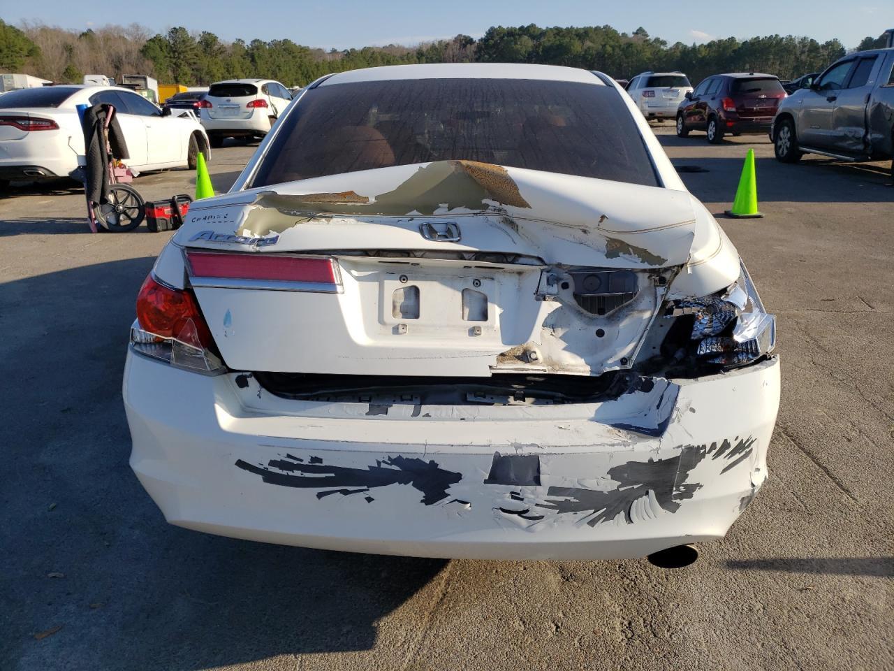 2011 HONDA ACCORD LXP - Image 6