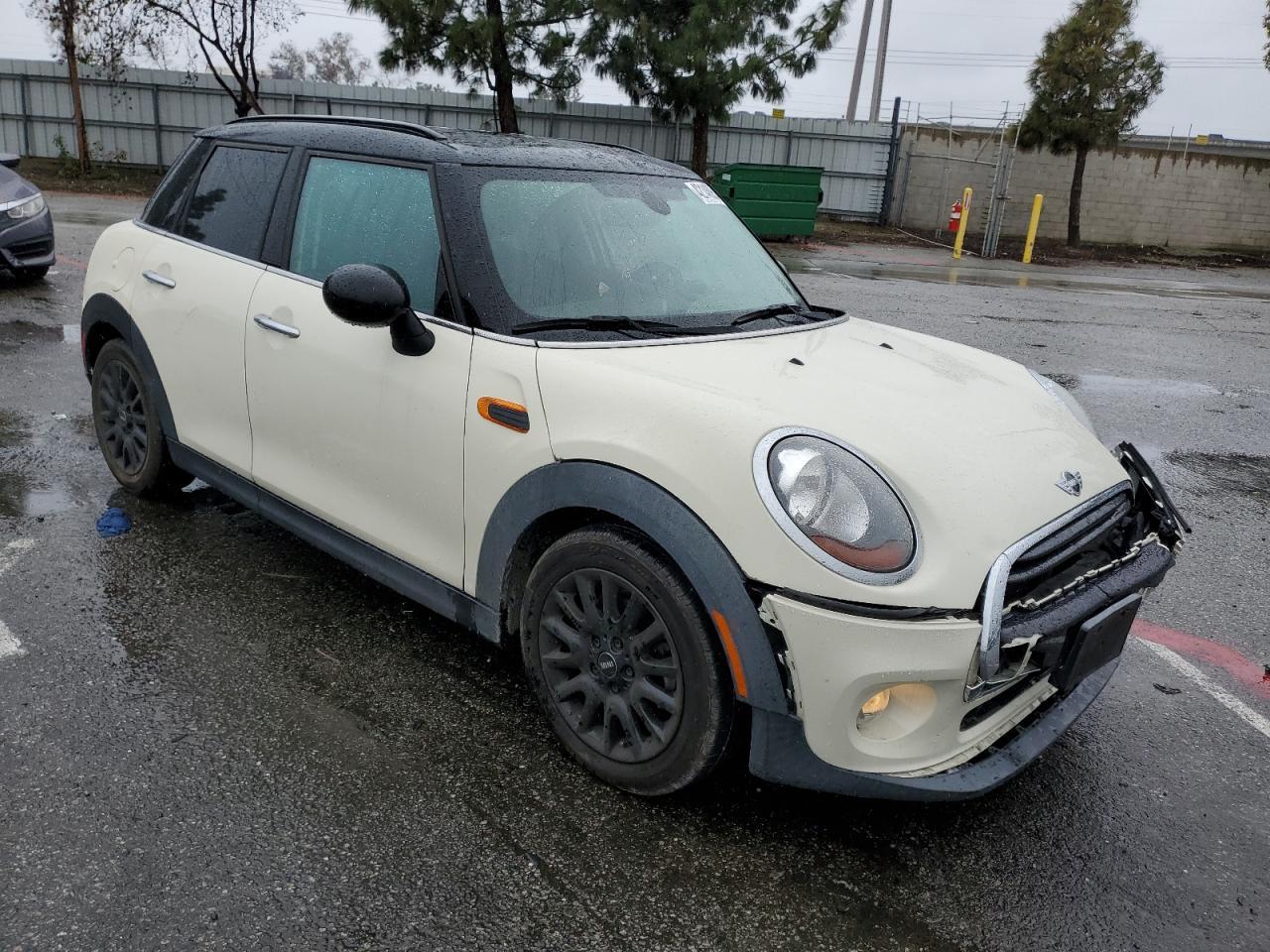 2017 MINI COOPER - Image 4