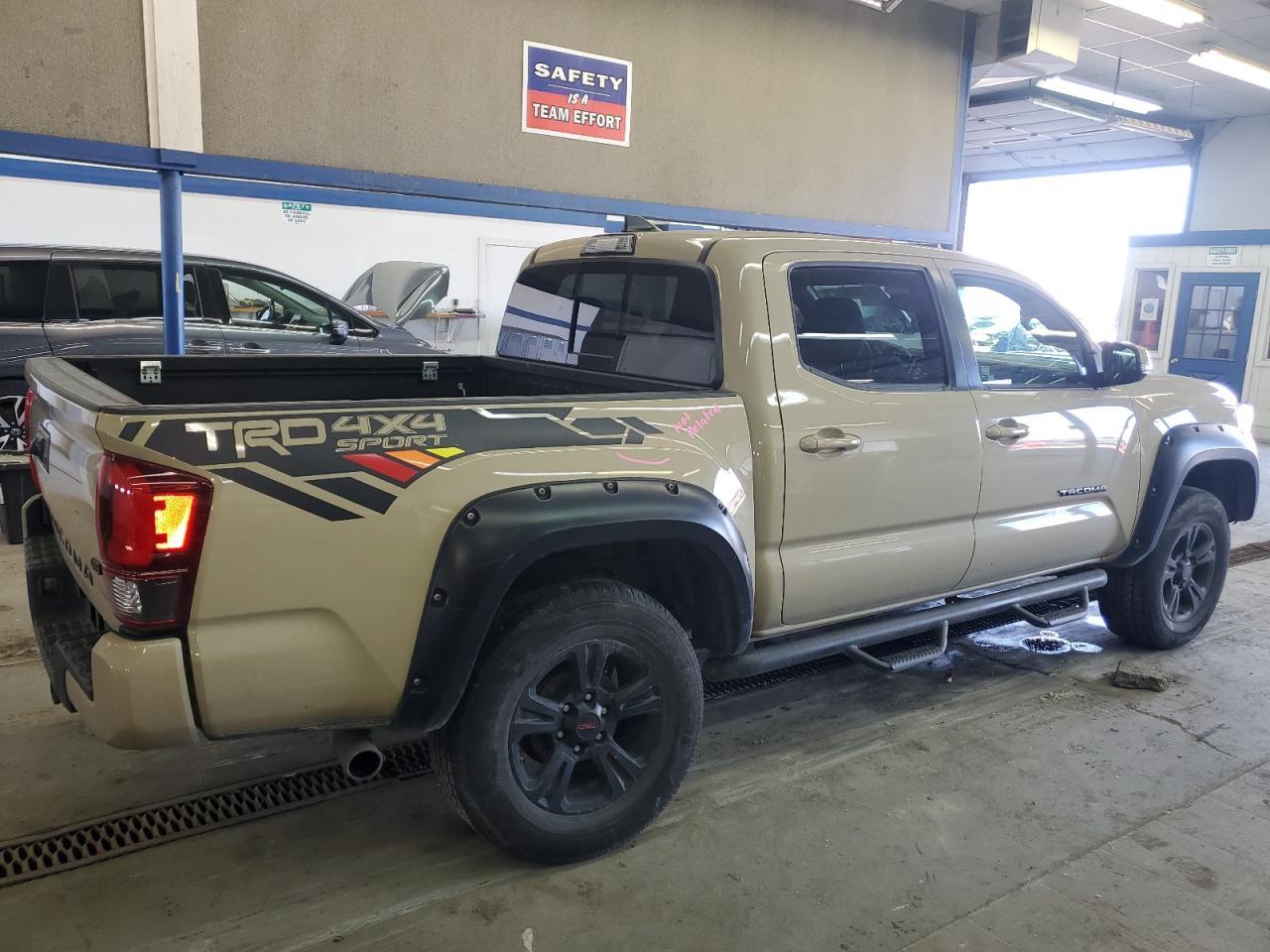 2019 TOYOTA TACOMA DOU - Фото 3