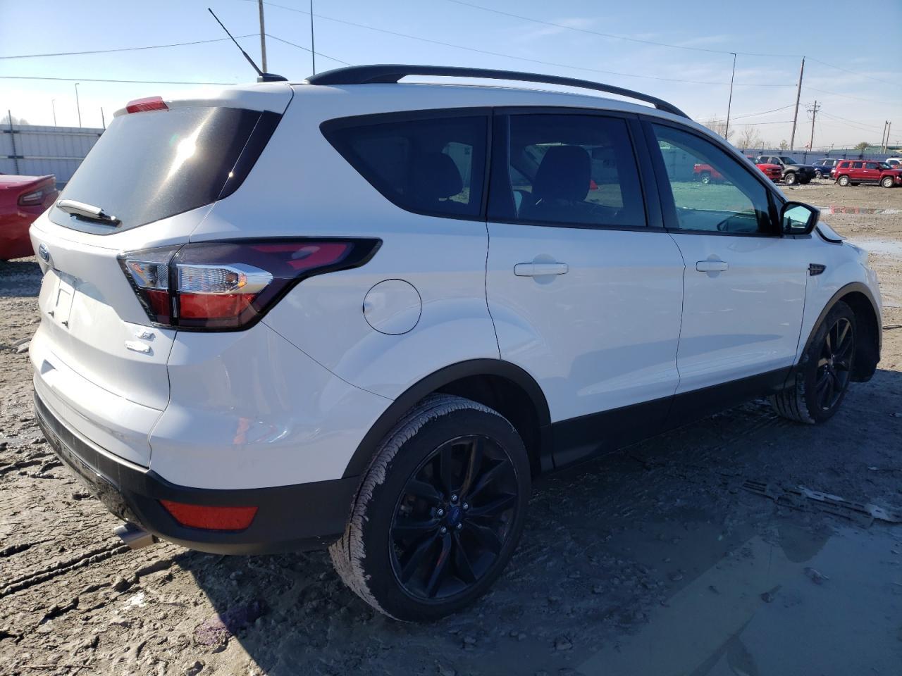 2017 FORD ESCAPE SE - Image 3
