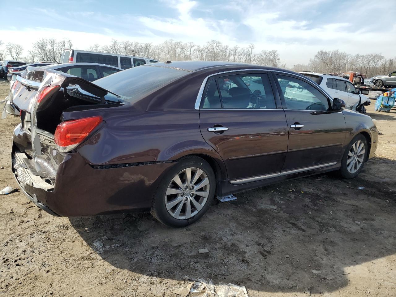 2011 TOYOTA AVALON BAS - Image 3