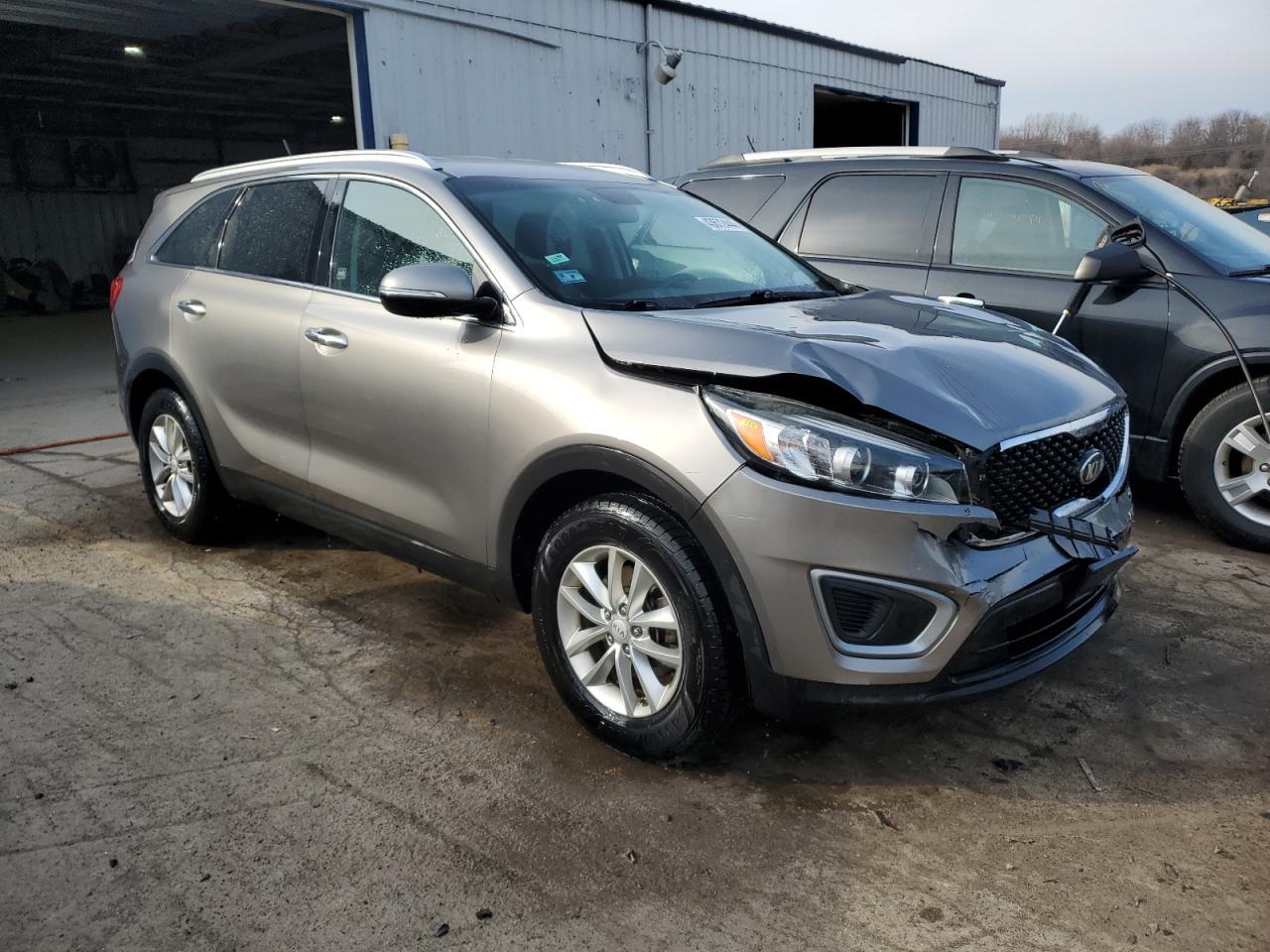 2017 KIA SORENTO LX - Фото 4