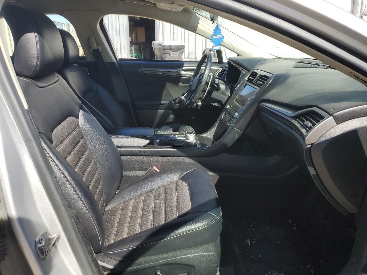 2017 FORD FUSION SE - Image 7