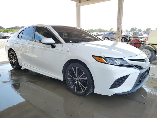 2020 Toyota Camry Se - Фото 4