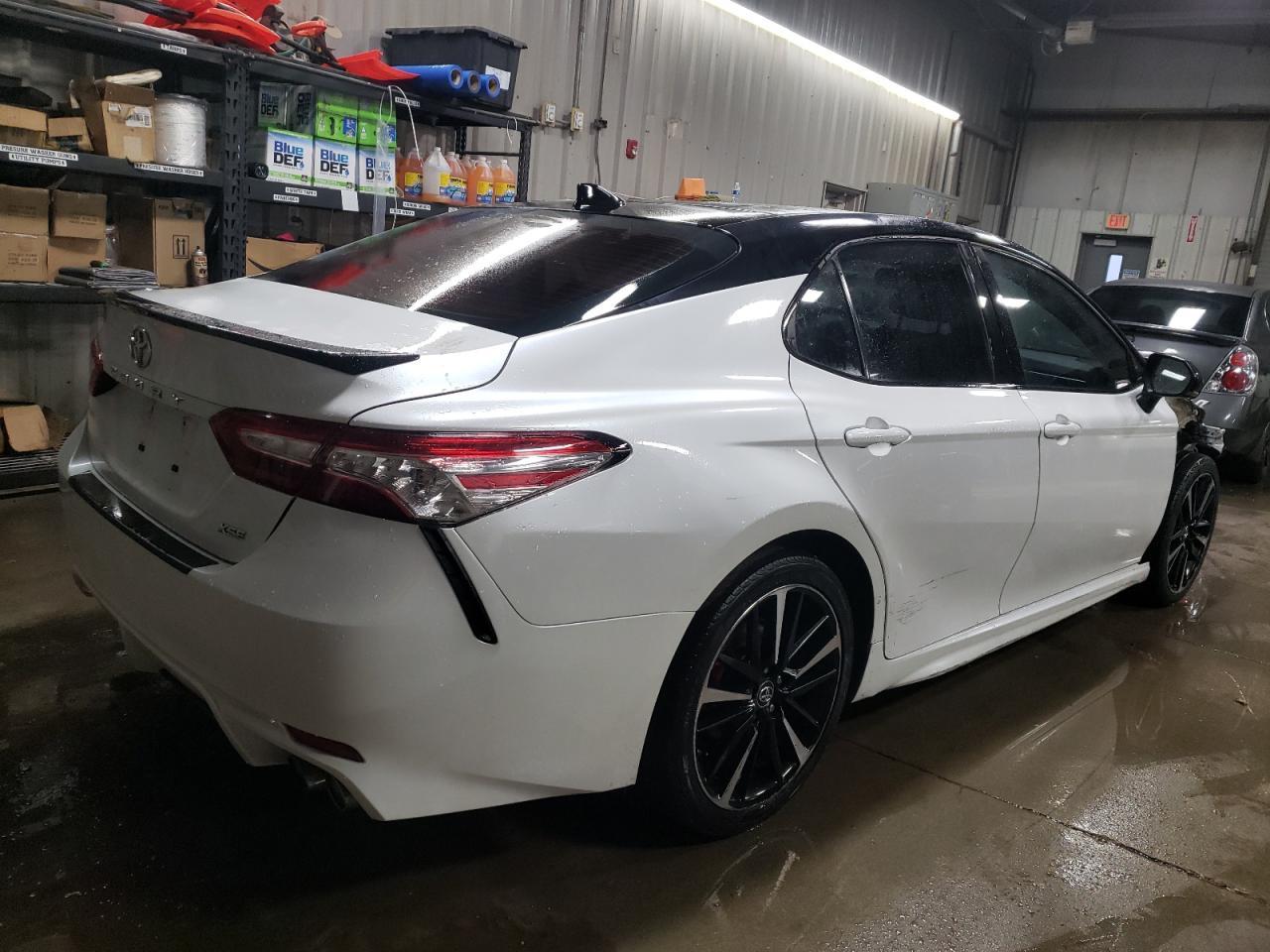 2019 TOYOTA CAMRY XSE - Фото 3