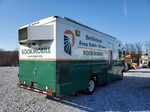 2003 Freightliner Chassis M Line Walk-In Van - Фото 3