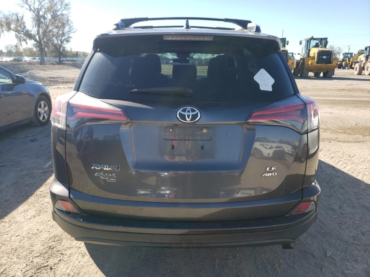 2017 TOYOTA RAV4 LE - Image 6