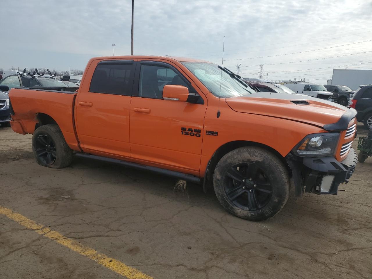 2017 RAM 1500 SPORT - Фото 4