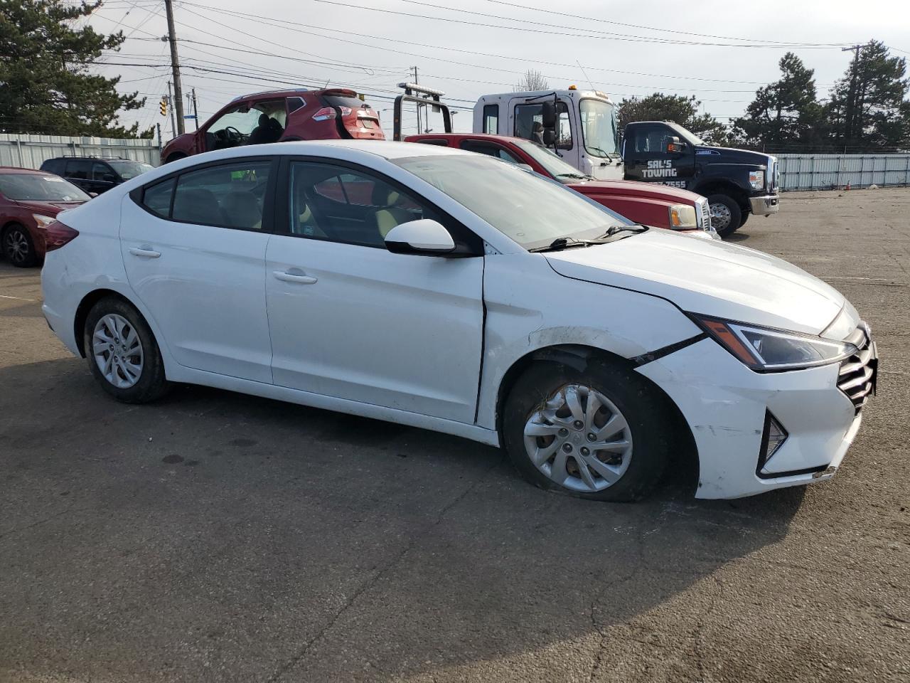 2019 HYUNDAI ELANTRA SE - Image 4