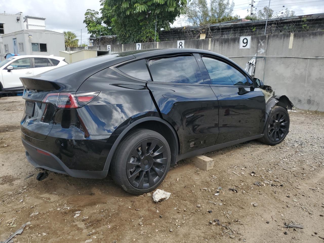 2023 TESLA MODEL Y - Фото 3