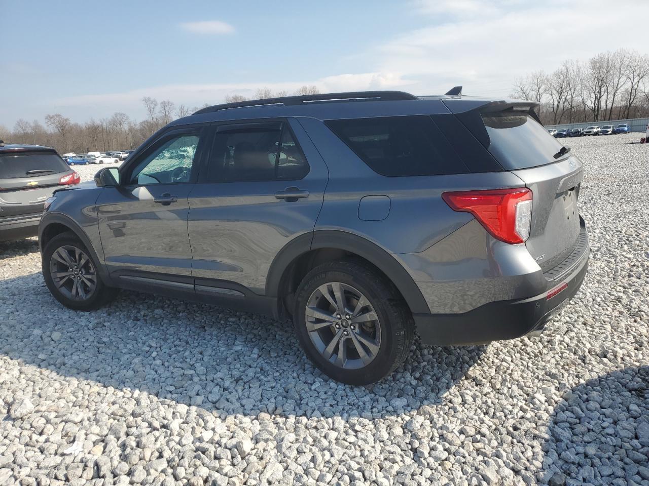2022 FORD EXPLORER X - Image 2
