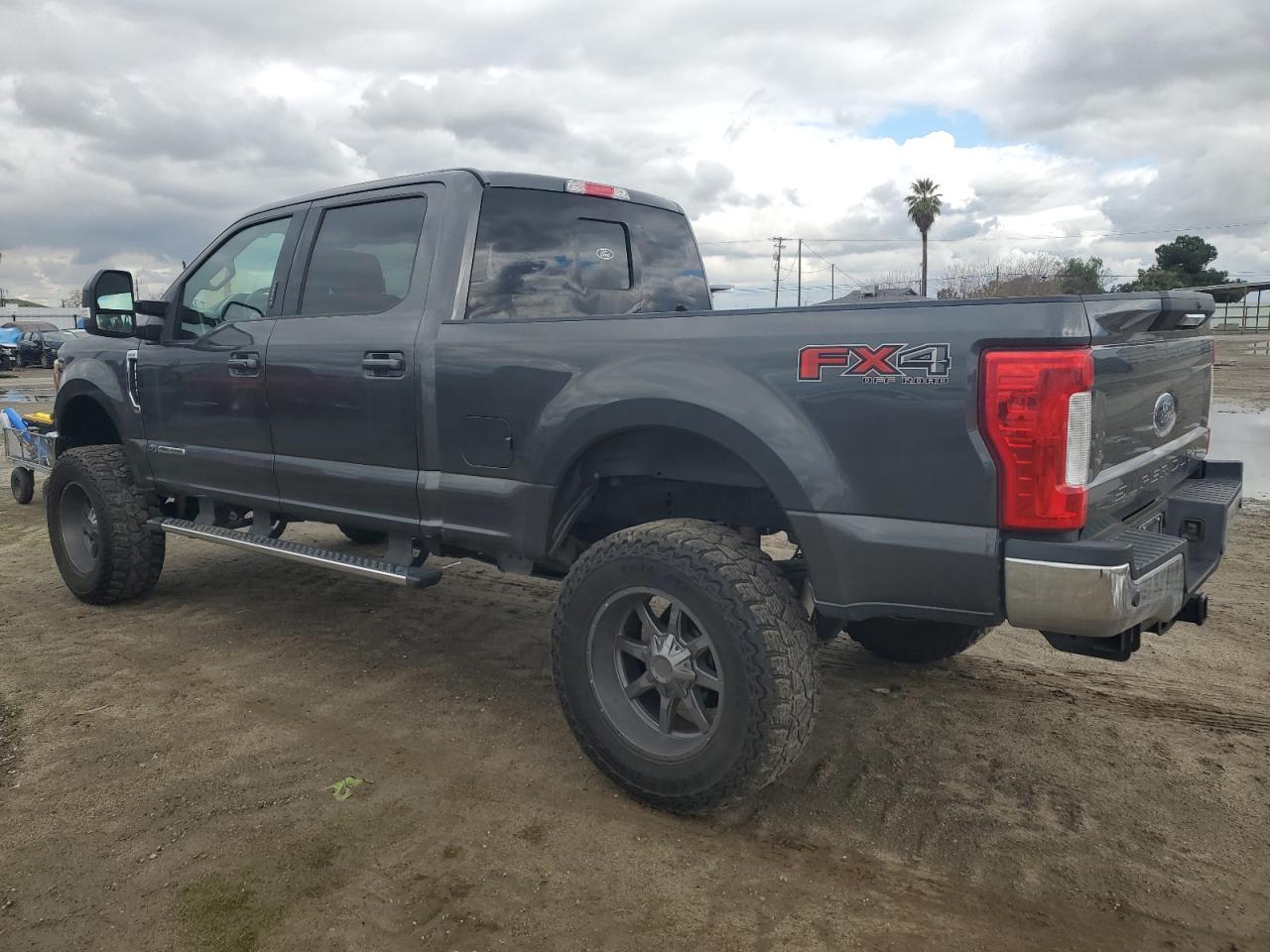 2017 FORD F250 SUPER - Image 2
