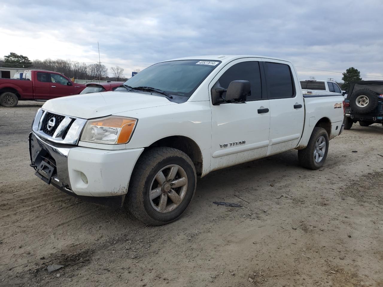 2013 NISSAN TITAN S