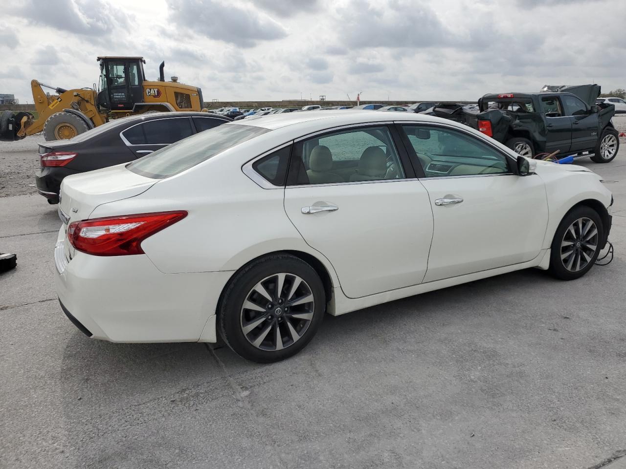 2017 NISSAN ALTIMA 2.5 - Фото 3