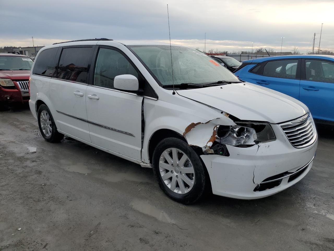 2014 CHRYSLER TOWN & COU - Фото 4