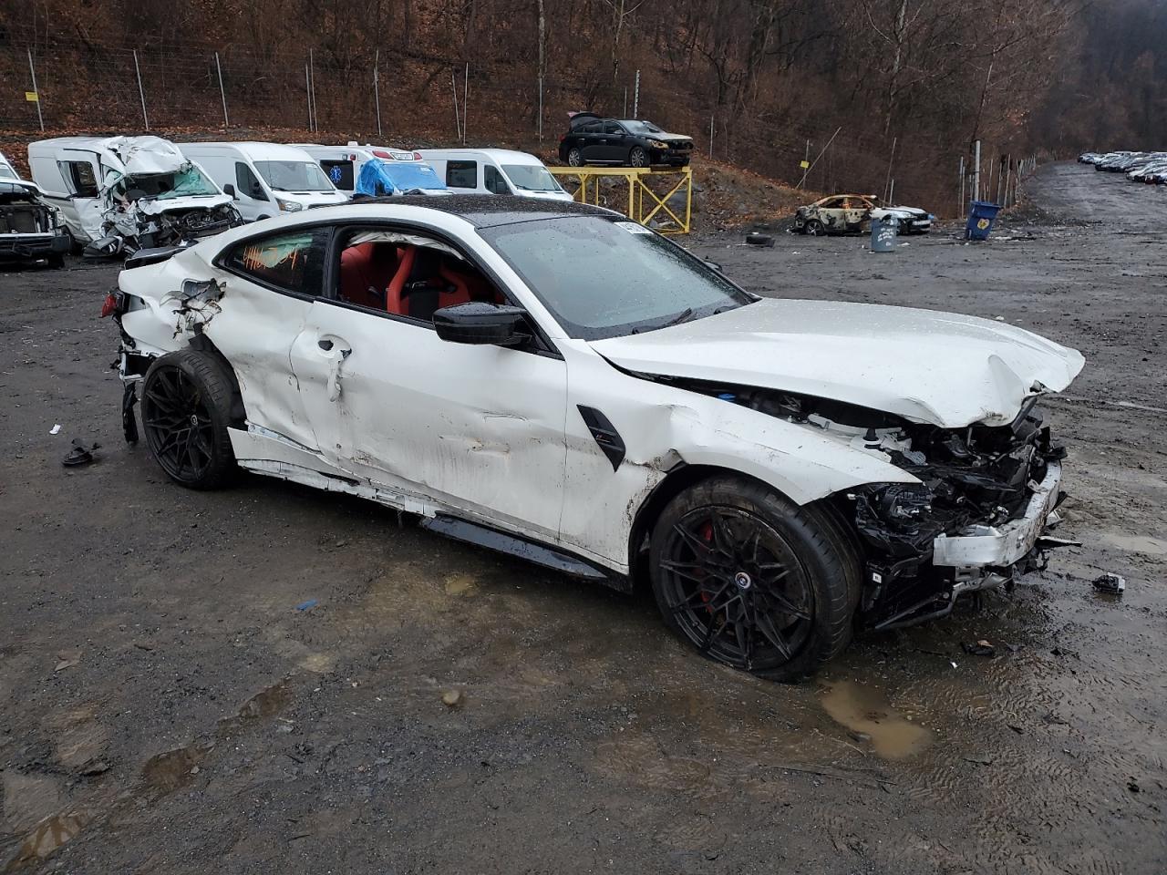 2022 BMW M4 COMPETI - Фото 4