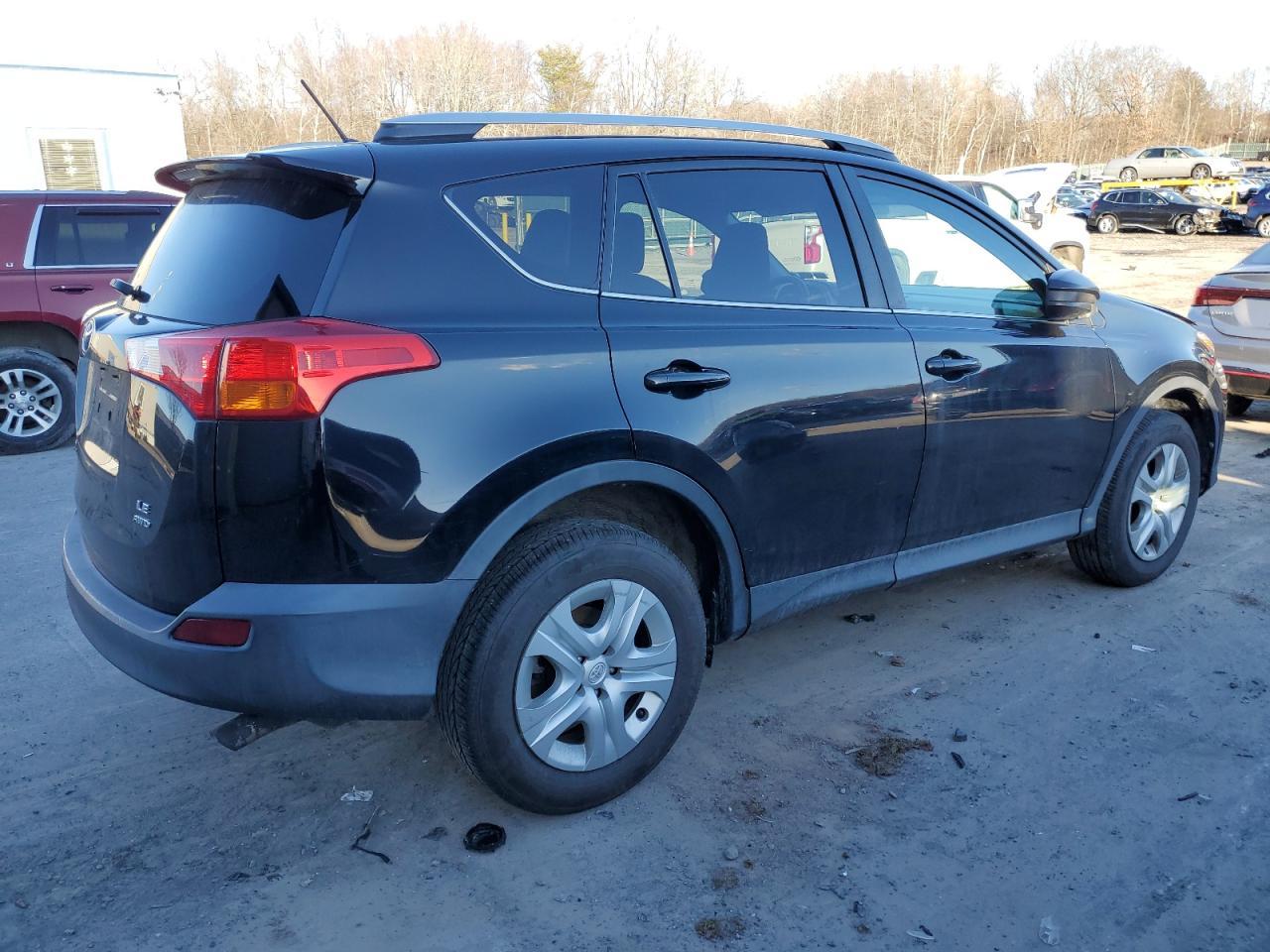 2015 TOYOTA RAV4 LE - Image 3