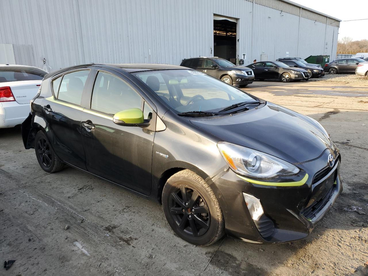 2016 TOYOTA PRIUS C - Image 4