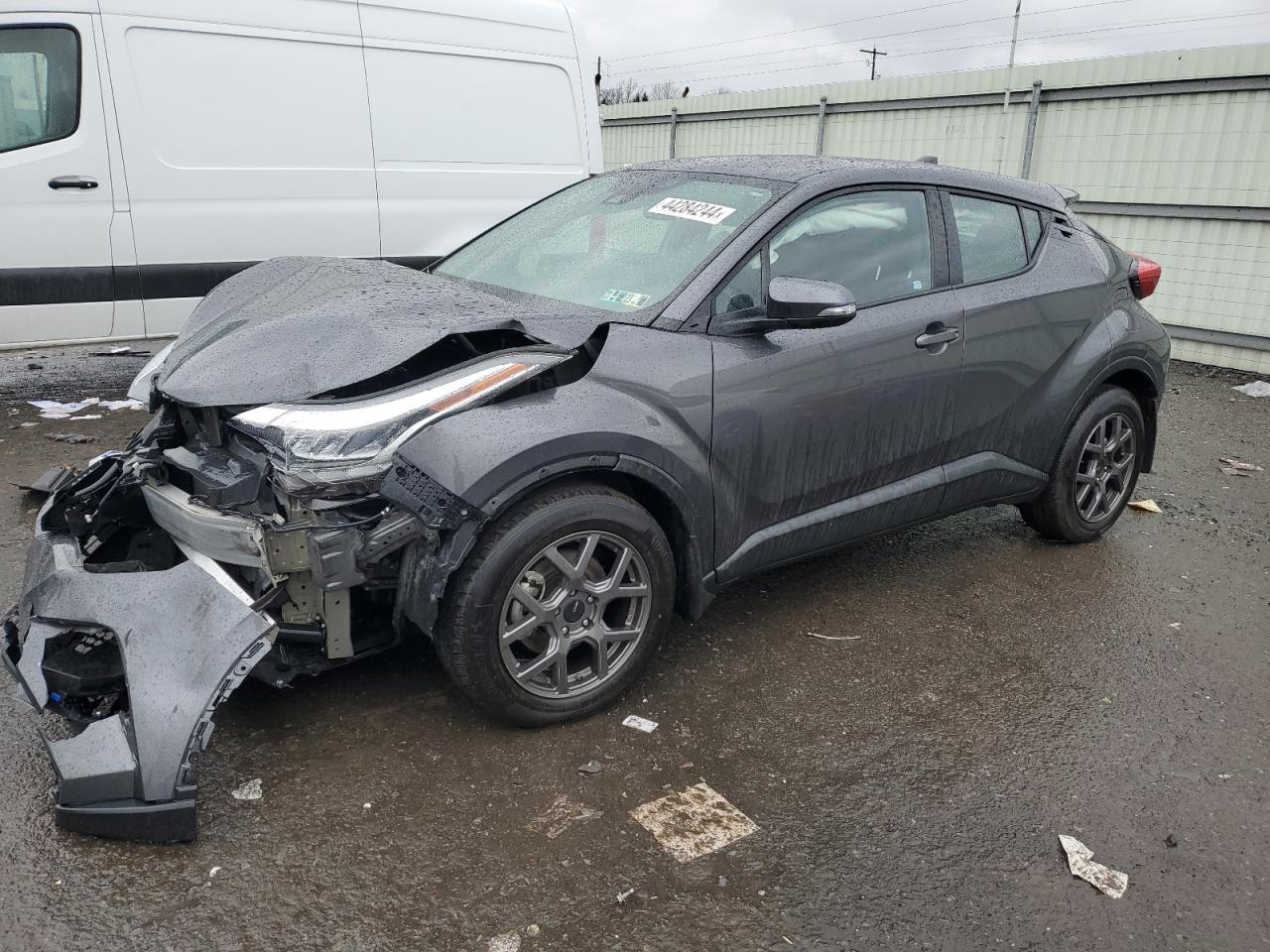 2021 TOYOTA C-HR XLE