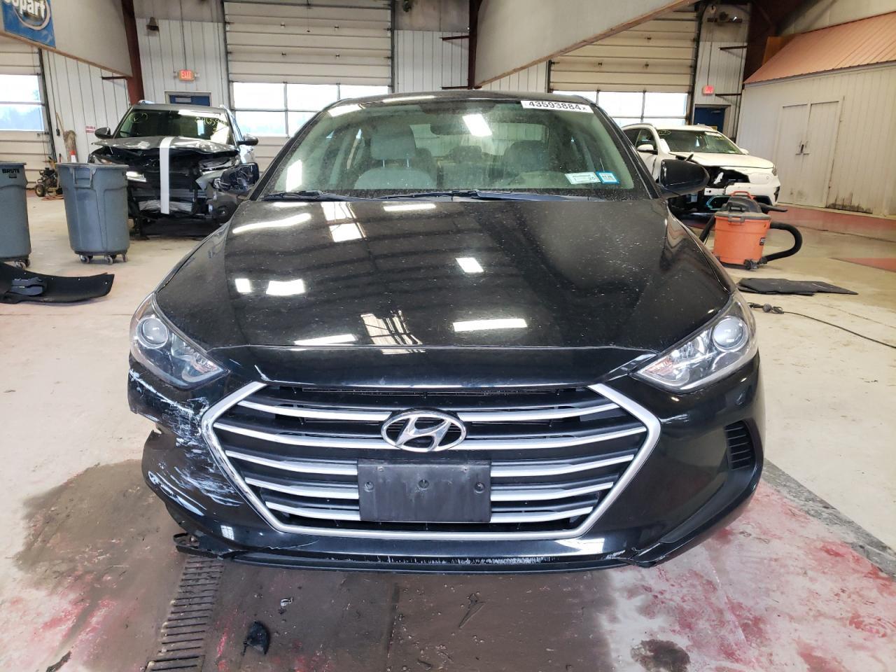 2018 HYUNDAI ELANTRA SE - Image 5