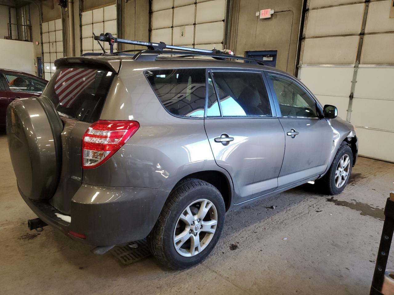 2011 TOYOTA RAV4 - Image 3