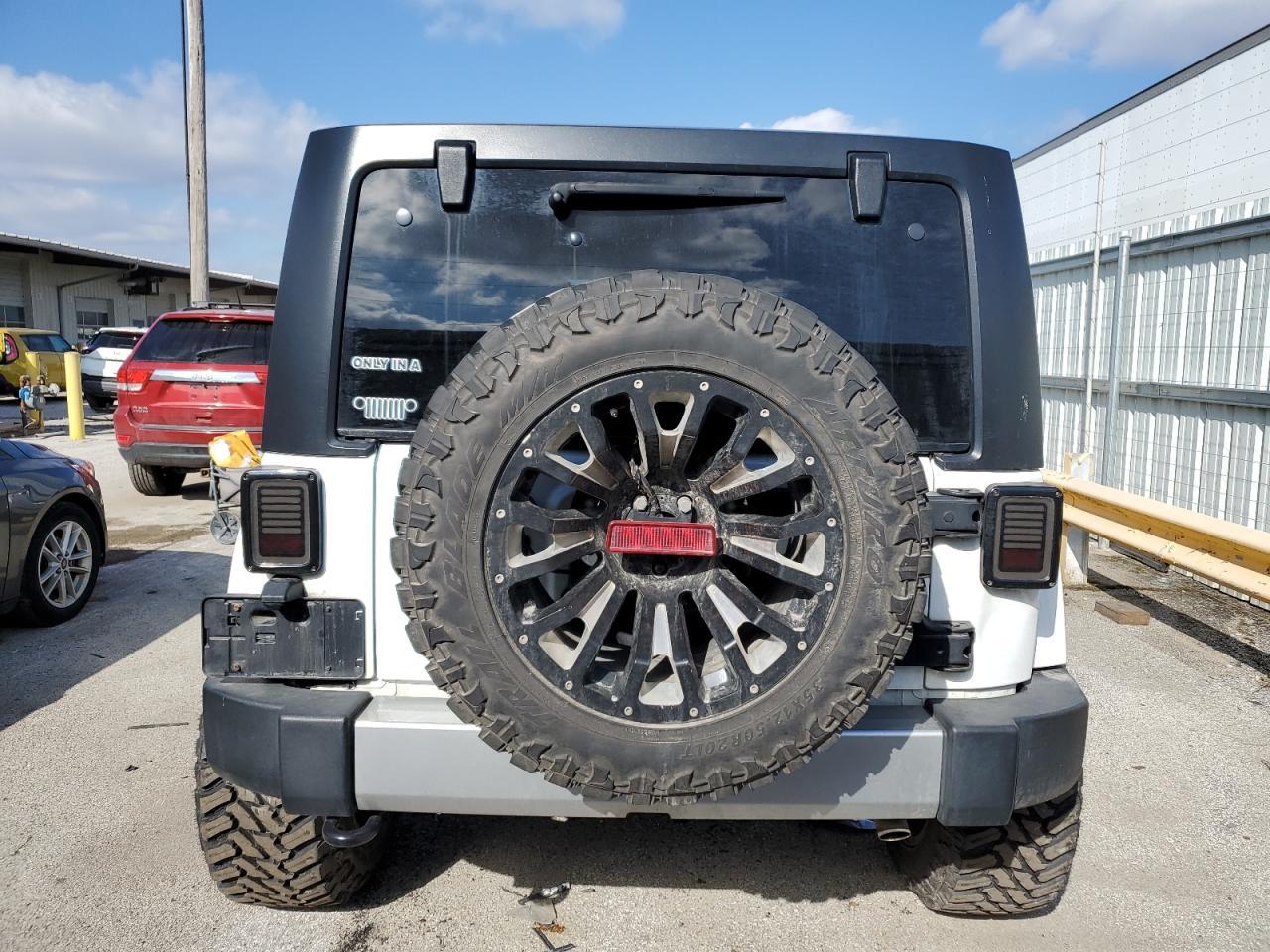 2017 JEEP WRANGLER U - Image 6