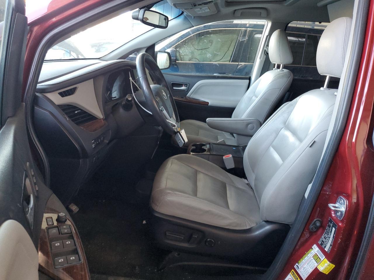 2015 TOYOTA SIENNA XLE - Фото 7