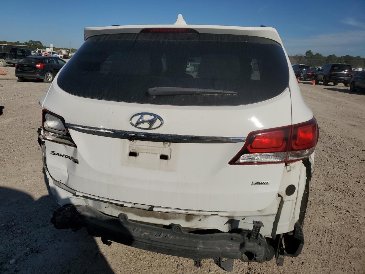 2017 HYUNDAI SANTA FE S - Image 6