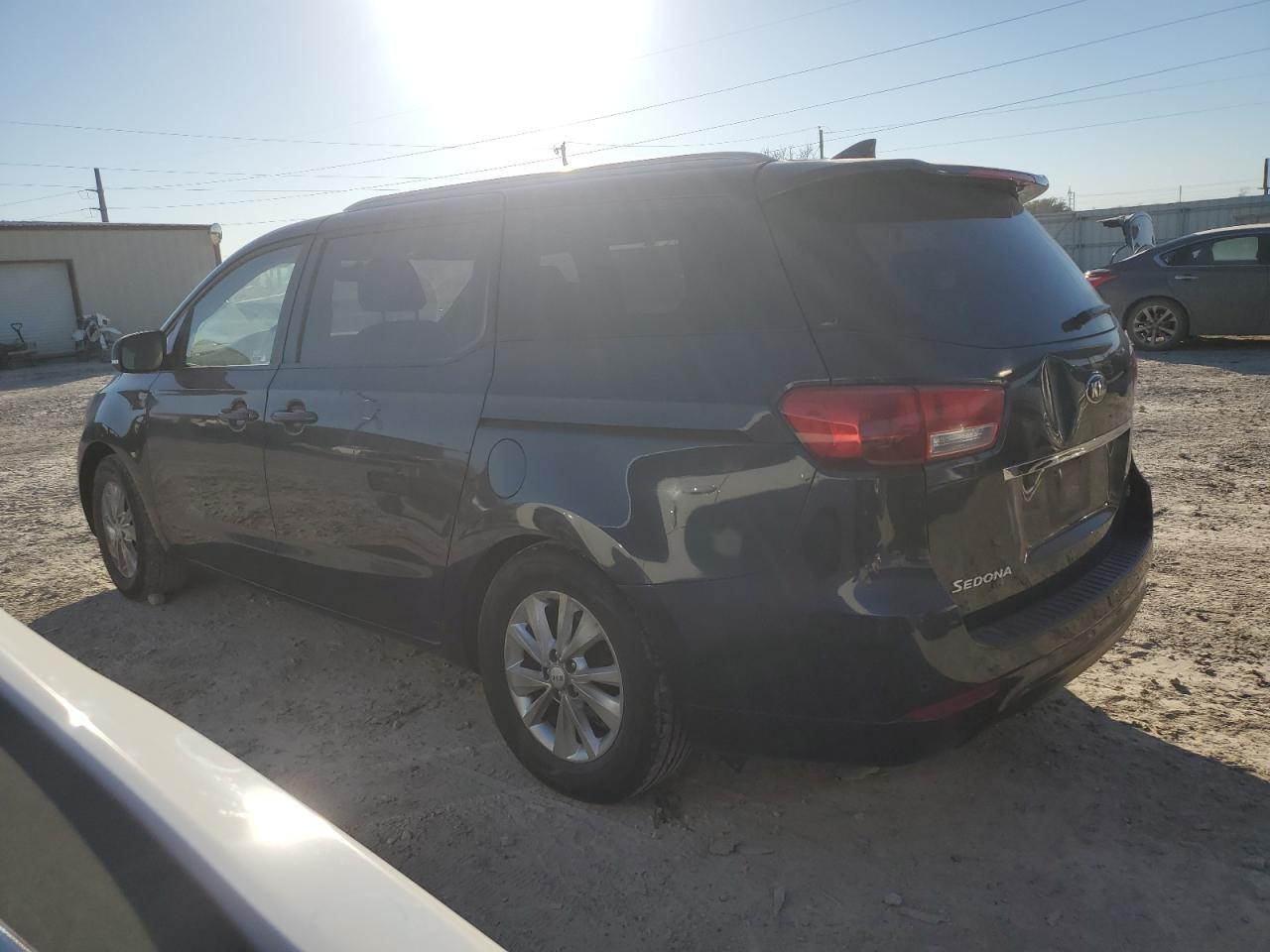 2017 KIA SEDONA LX - Image 2