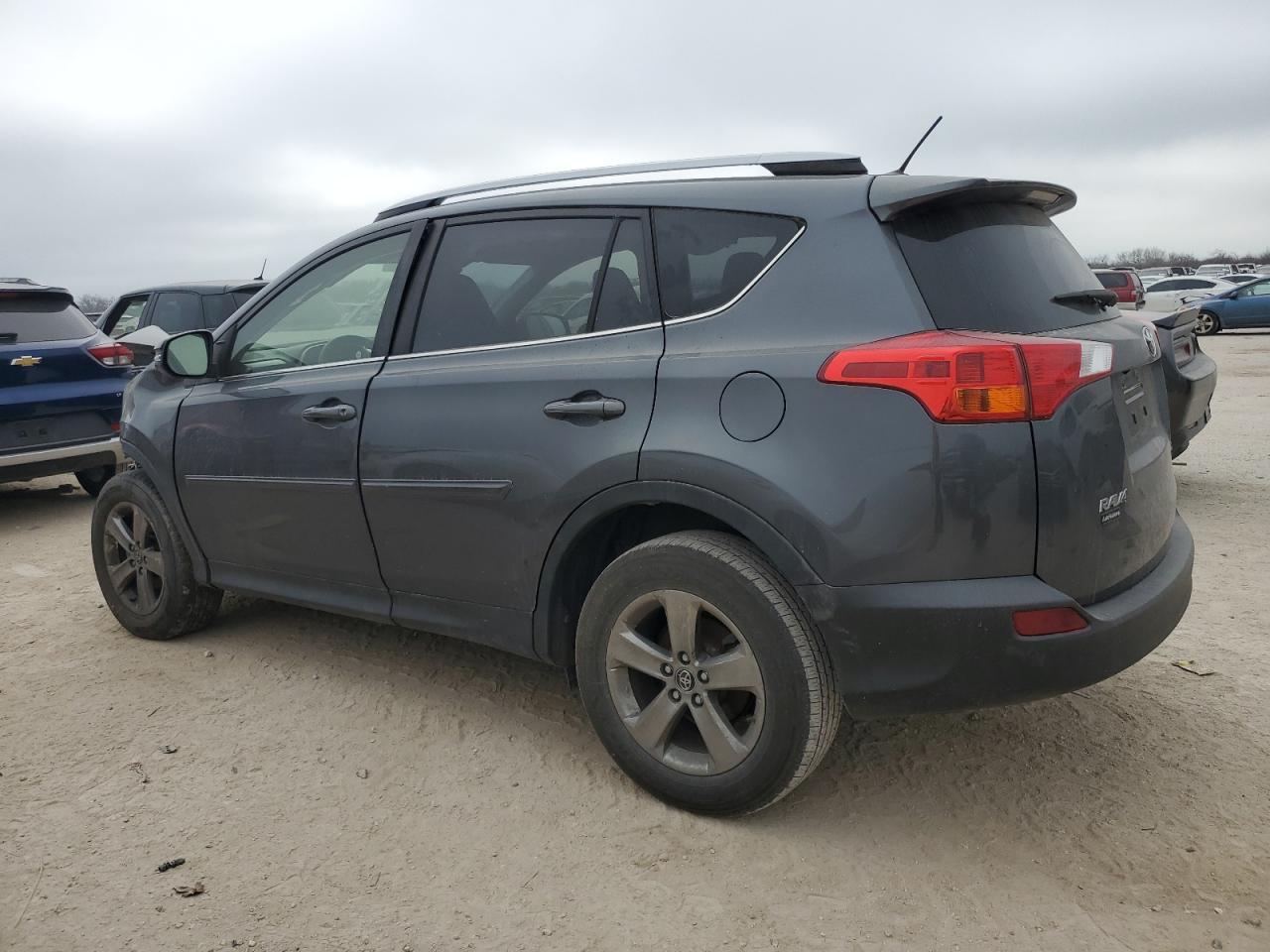 2015 TOYOTA RAV4 XLE - Image 2