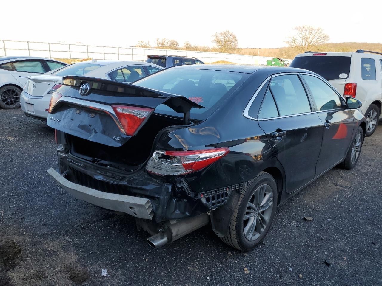 2017 TOYOTA CAMRY LE - Фото 3