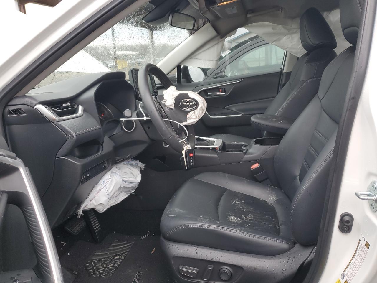 2020 TOYOTA RAV4 XLE P - Image 7