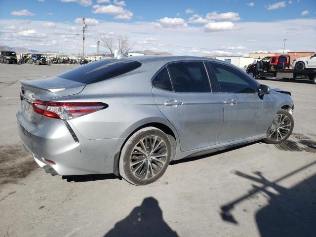 2020 Toyota Camry Se - Фото 3
