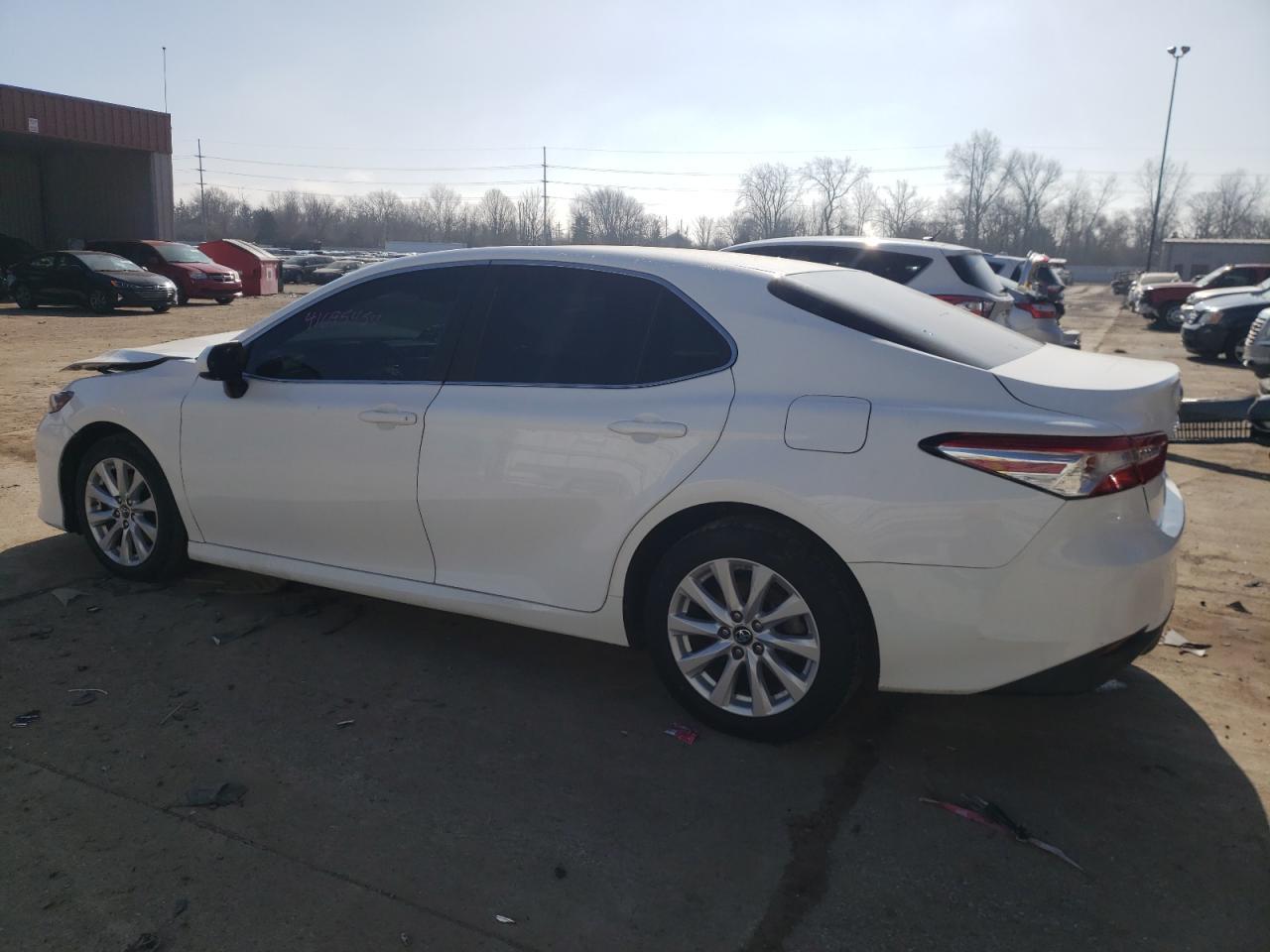 2018 TOYOTA CAMRY L - Фото 2