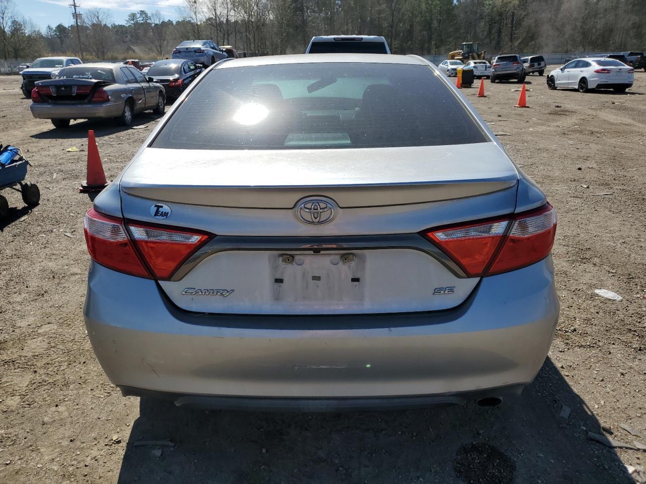 2016 TOYOTA CAMRY LE - Фото 6
