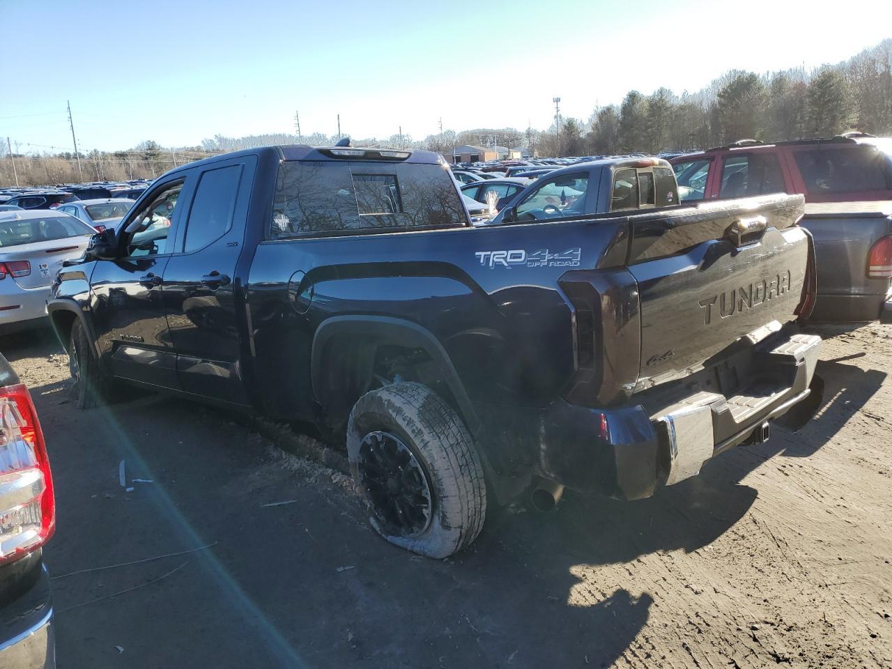 2023 TOYOTA TUNDRA DOU - Фото 2