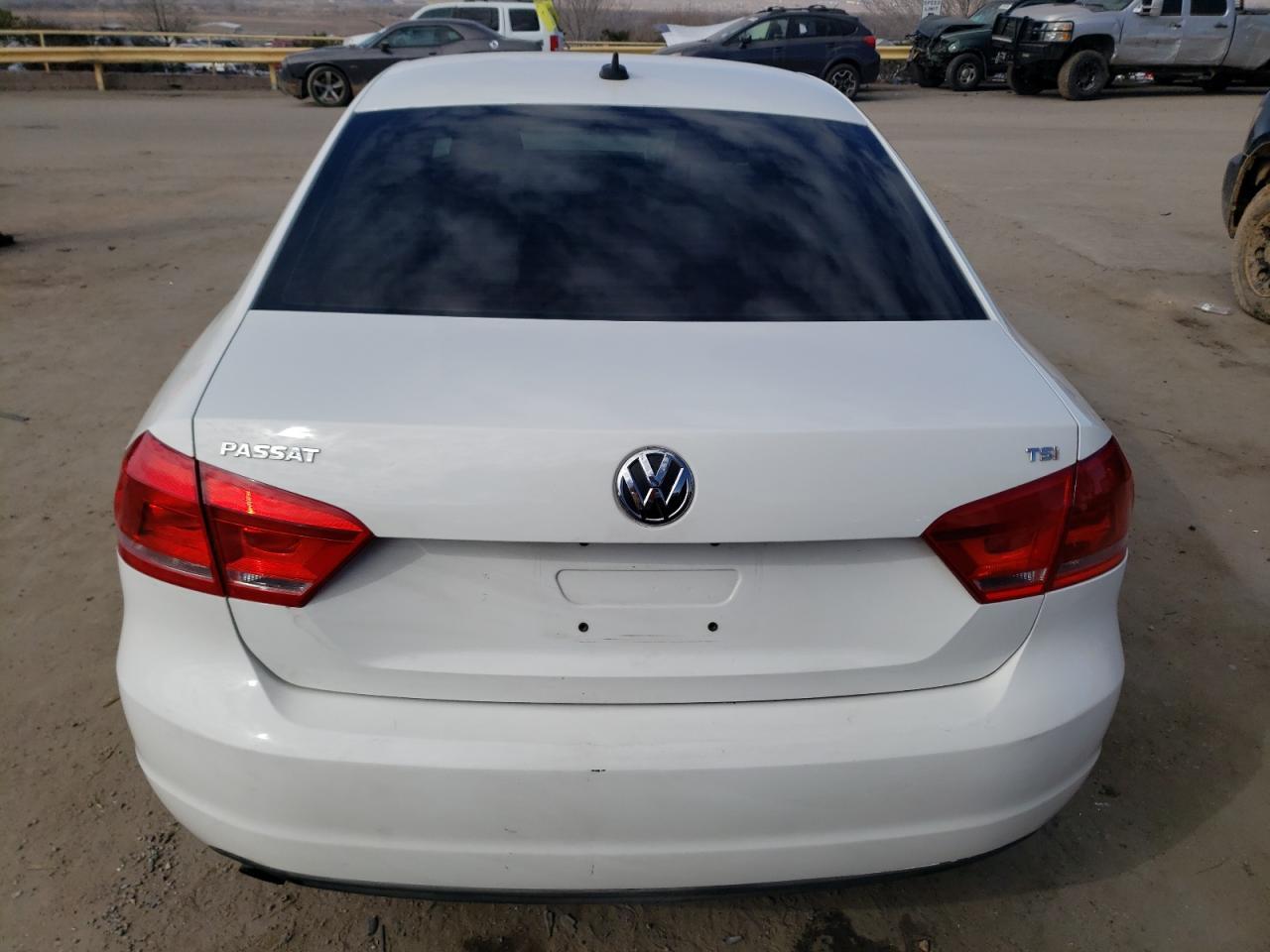 2014 VOLKSWAGEN PASSAT S - Фото 6