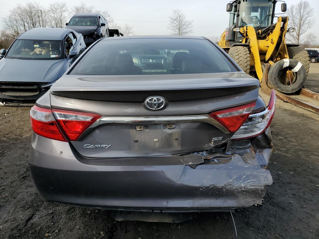 2017 TOYOTA CAMRY LE - Image 6