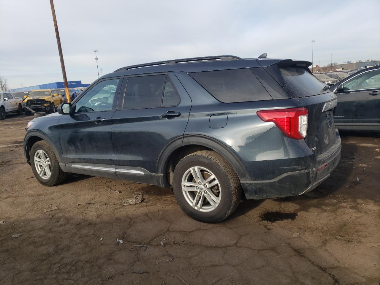 2023 FORD EXPLORER X - Image 2