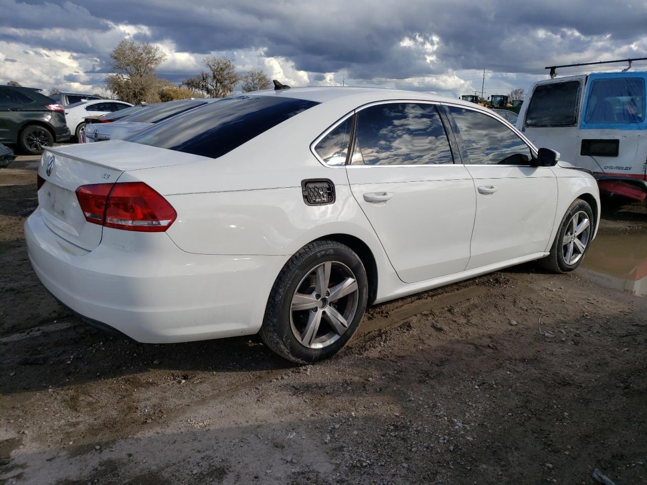 2013 VOLKSWAGEN PASSAT SE - Фото 3