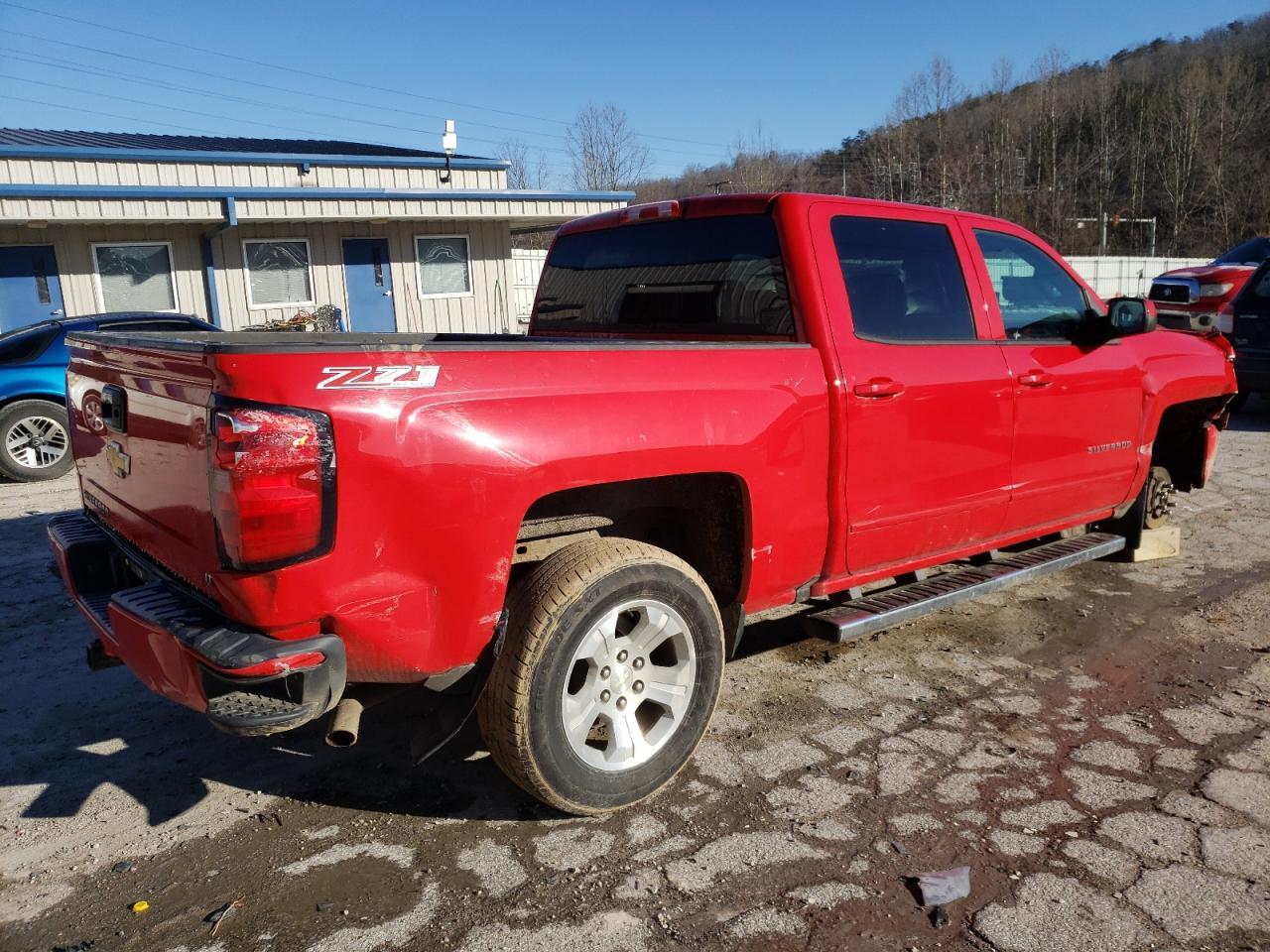 2017 CHEVROLET SILVERADO - Image 3
